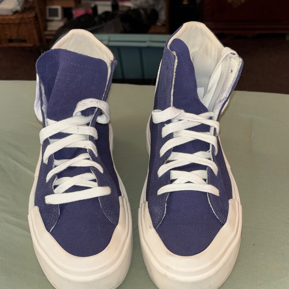 EUC Converse Blue High-Top platform Sneaker